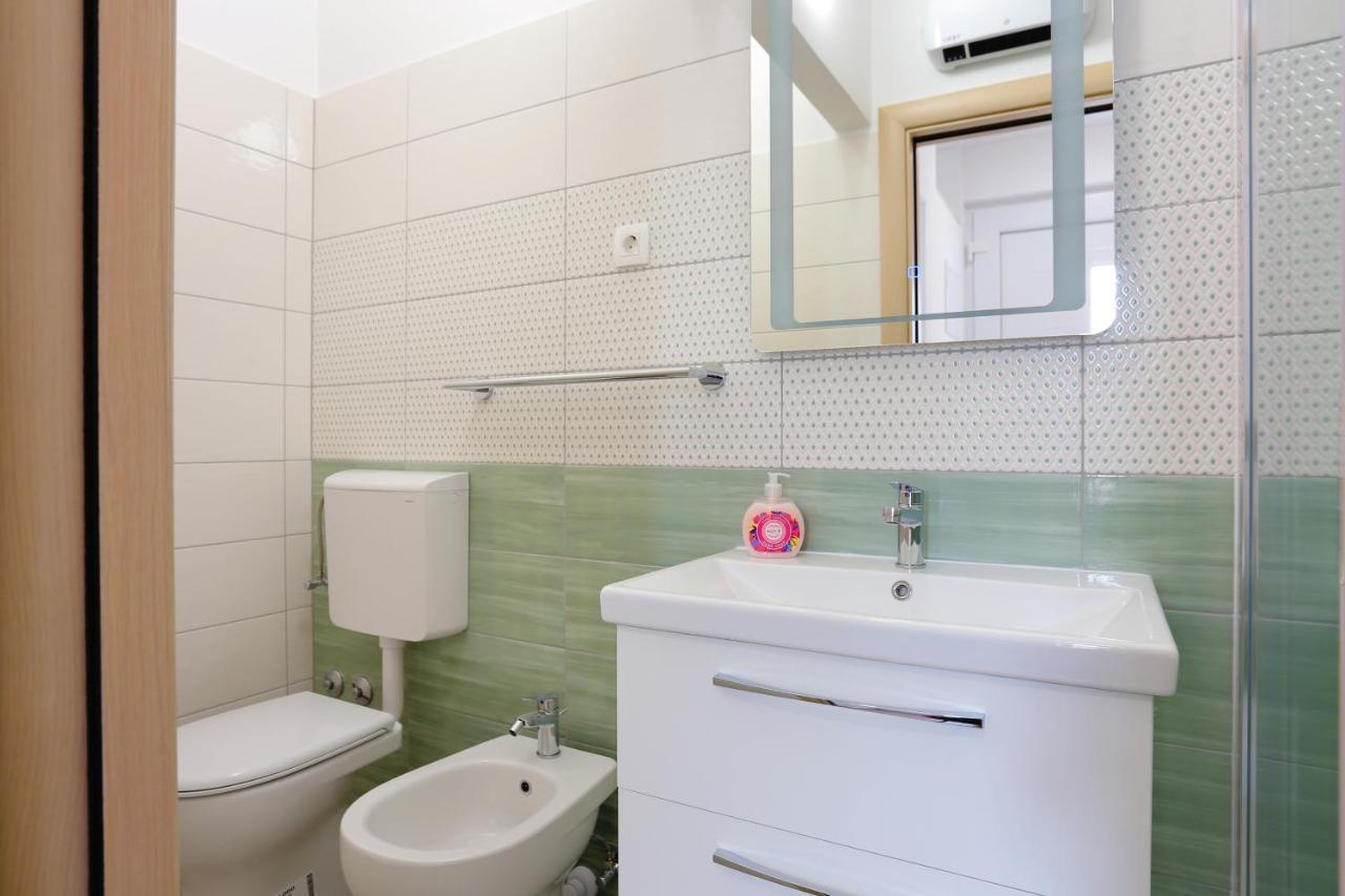 Apartments By The Sea Duce, Omis - 2737 Εξωτερικό φωτογραφία